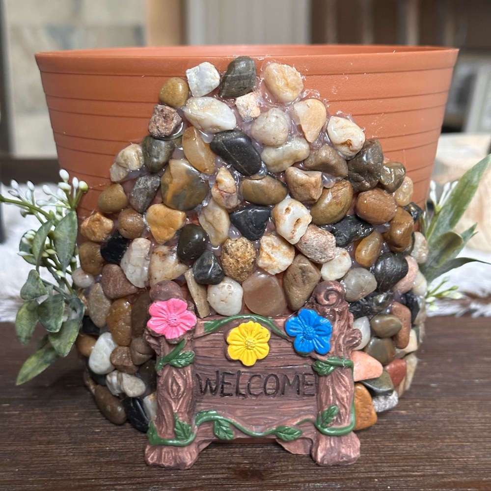 Hand crafted rustic farmhouse Stone fairy garden Flower Pot with Welcome Sign - Picture 8 of 14